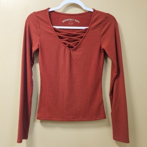 AERO Long Sleeve Seriously Soft Lace-up Ribbed Top size small - Picture 1 of 3